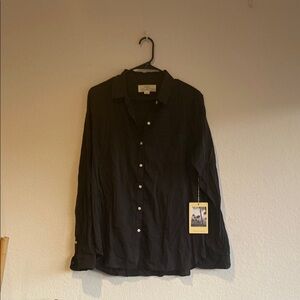 Trovata Birds of Paradis black button down top, size large